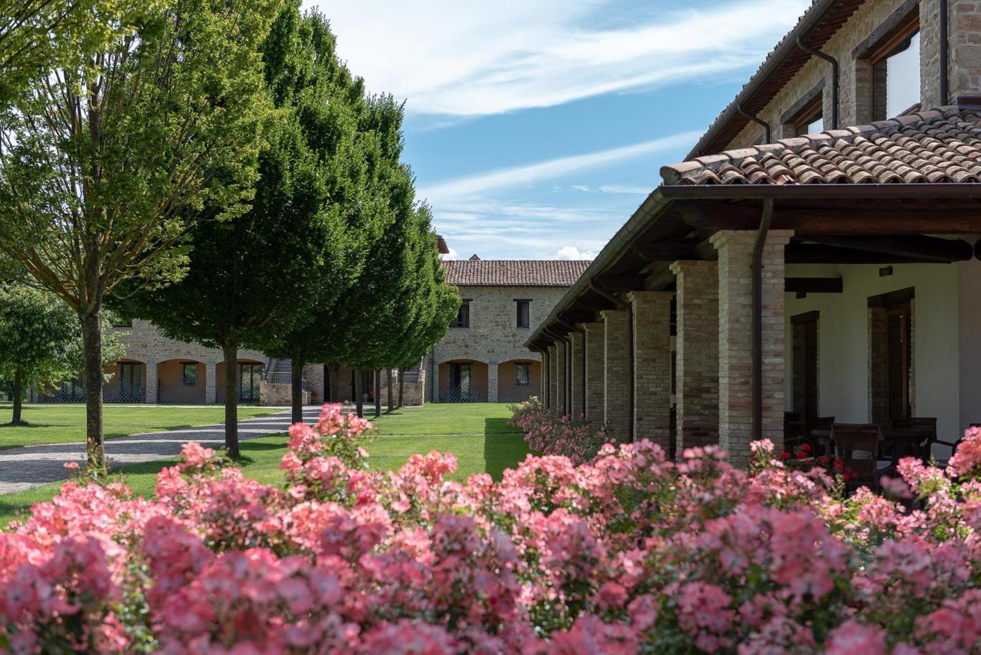 Borgo Lanciano Hotel Castelraimondo Ngoại thất bức ảnh