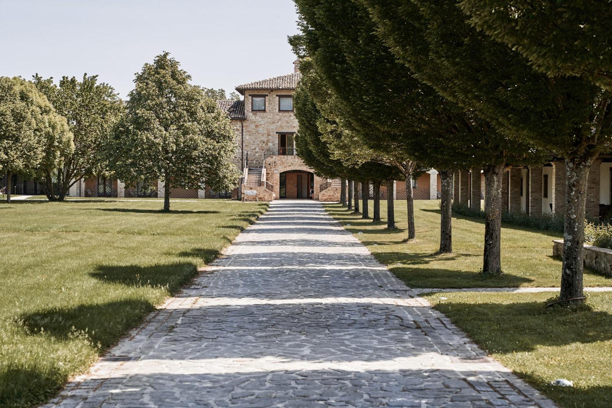 Borgo Lanciano Hotel Castelraimondo Ngoại thất bức ảnh