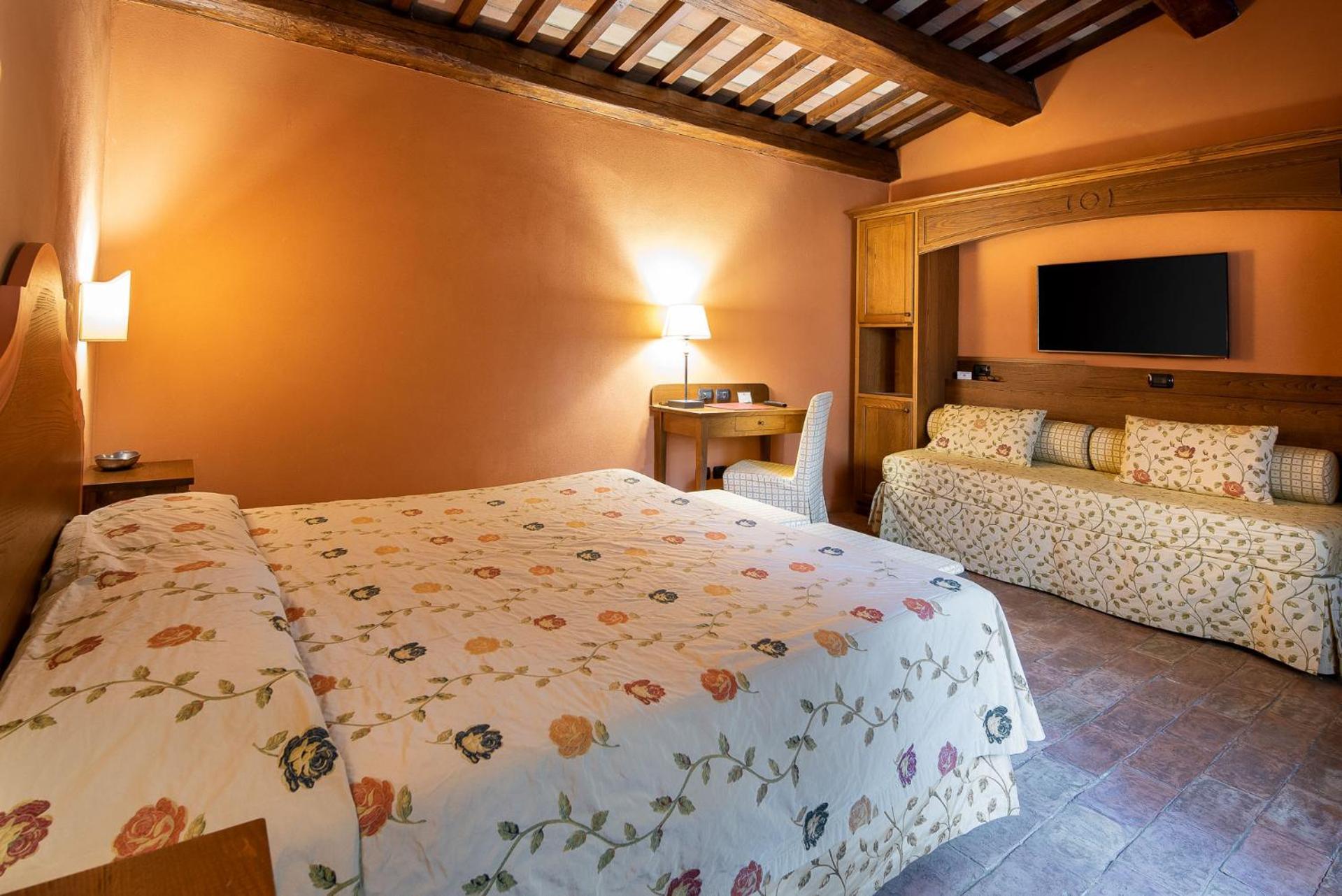Borgo Lanciano Hotel Castelraimondo Ngoại thất bức ảnh