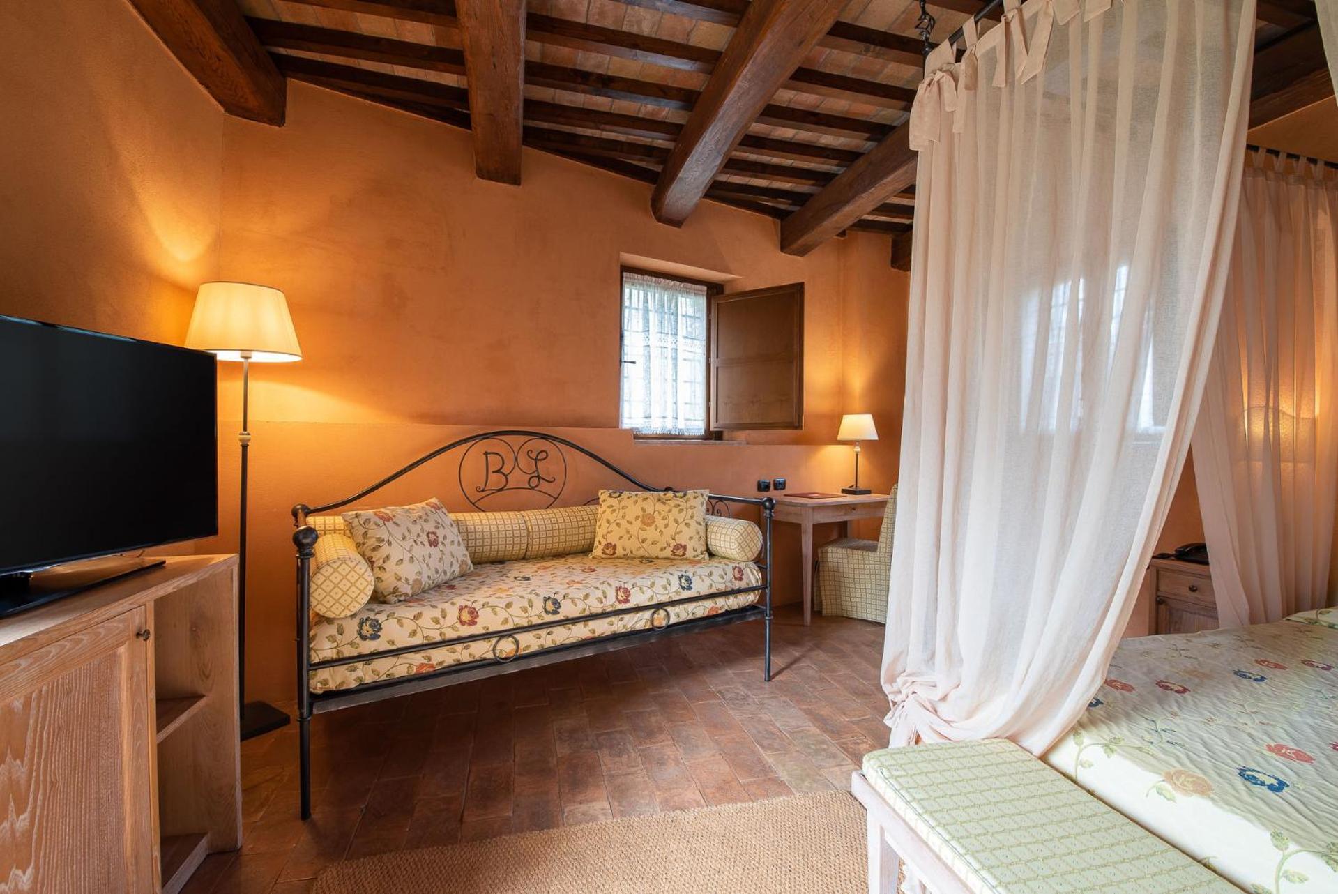 Borgo Lanciano Hotel Castelraimondo Ngoại thất bức ảnh